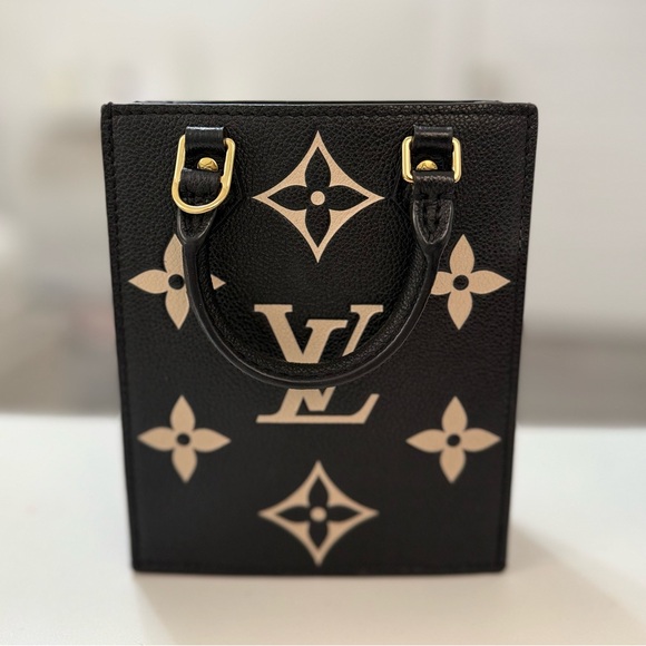 LOUIS VUITTON
Petit Sac Plat Bag - Picture 10 of 10